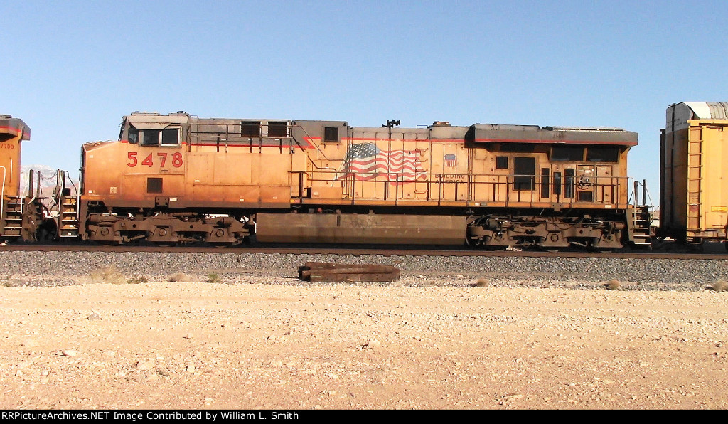 WB Unit Vehicular Flat Car Frt at Erie NV -6